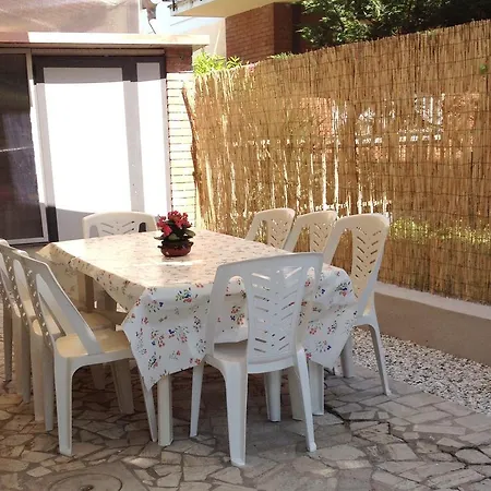 Holiday home Villetta Costa Fiorita *